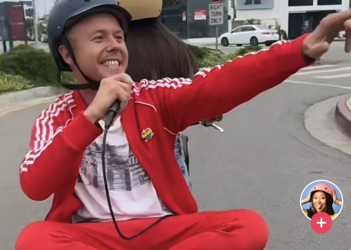 Sergey Ulyanov performing a Belarusian-language song on a karaoke e-trike in Los Angeles